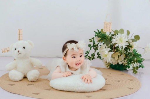 山南宝宝喜欢侧着睡